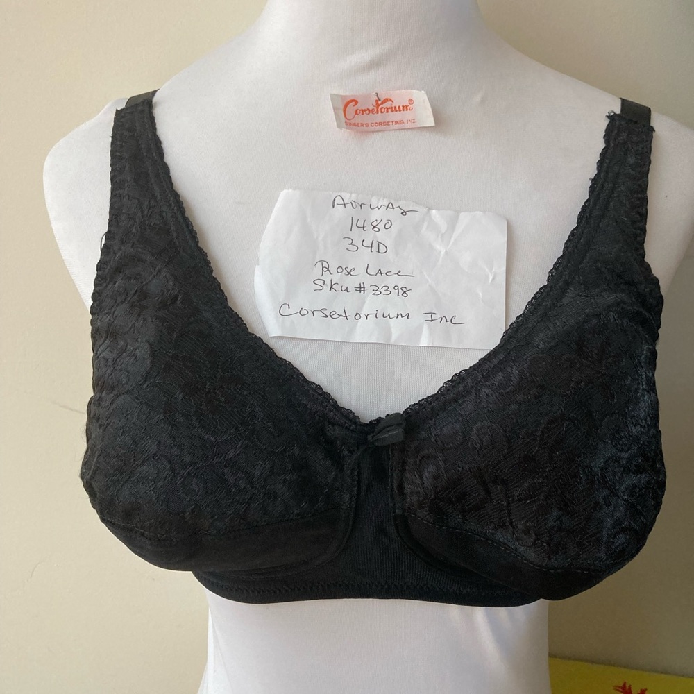 Black Hook and Eye Closure